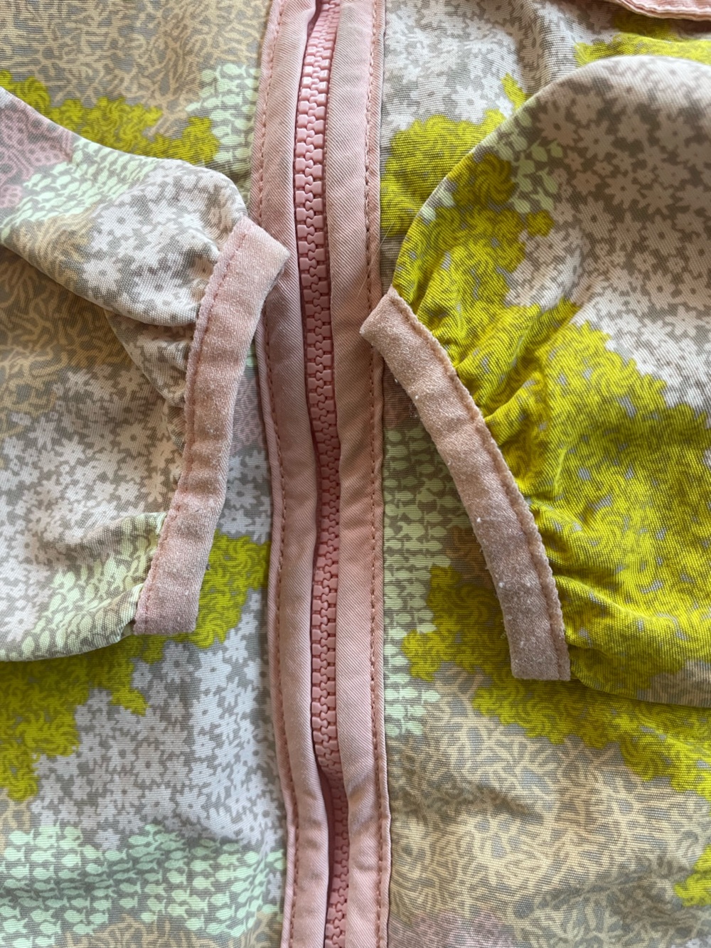 Patagonia Kids Hooded Jacket in Pink, Lime and Cream Pattern - Picture 3 of 4